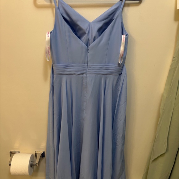 Formal dress - Picture 4 of 4